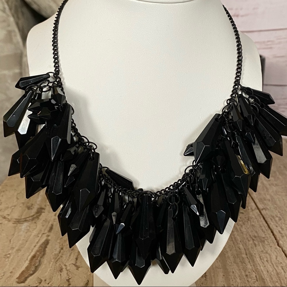 Gorgeous Black Necklace